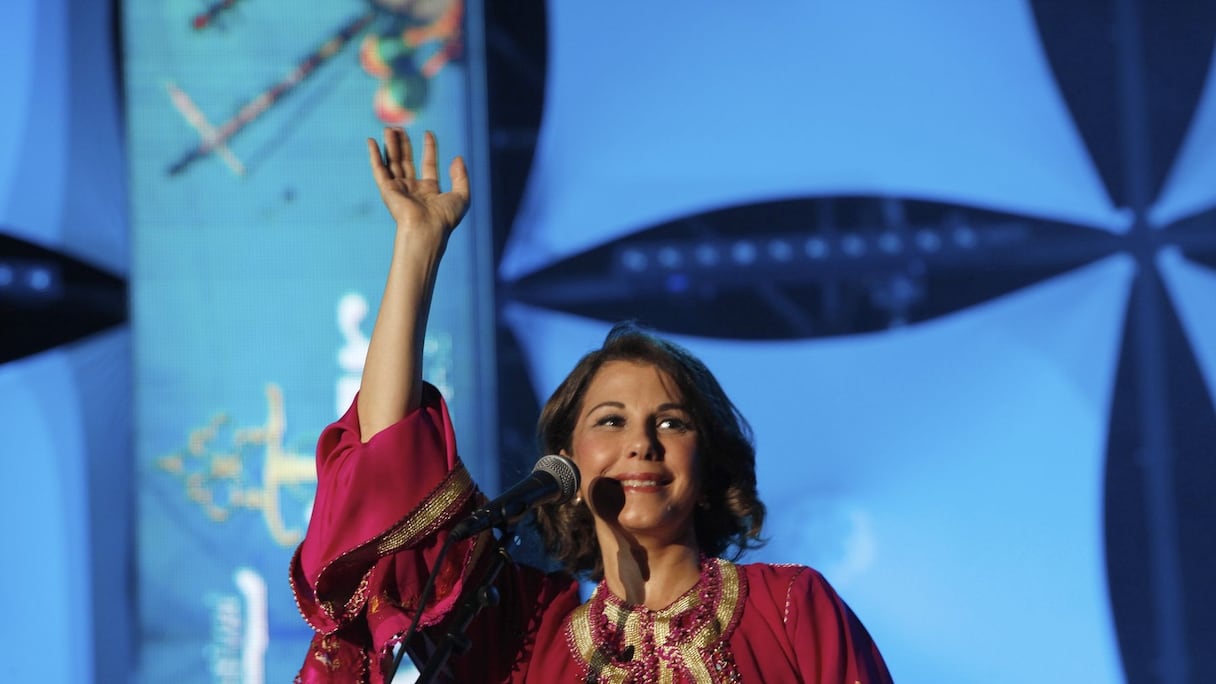 Grand moment de musique avec la chanteuse à la voix d'or
