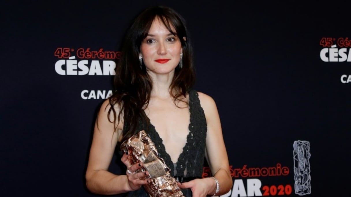 Anaïs Demoustier avec son César de meilleure actrice pour "Alice et le Maire".
