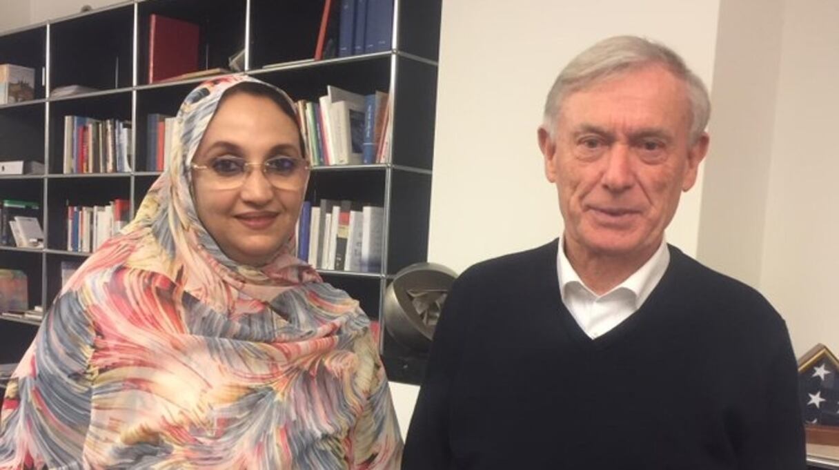 Photo récente de l'ex-Envoyé personnel du SG de l'ONU, Horst Köhler, avec l'activiste séparatiste Aminatou Haïdar.  
