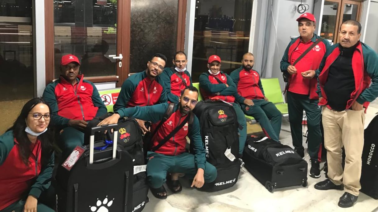 Les journalistes marocains pris en otage à l'aéroport d'Oran.
