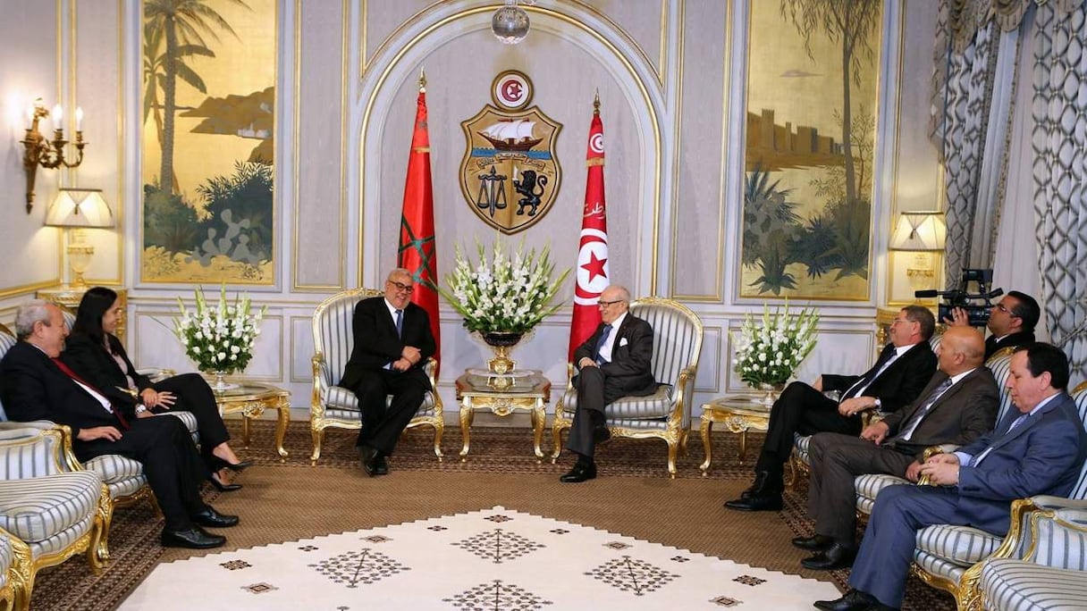 Le président tunisien Beji Caid Esebssi et Abdelillah Benkirane, ce vendredi 12 juin au palais de Carthage à Tunis.
