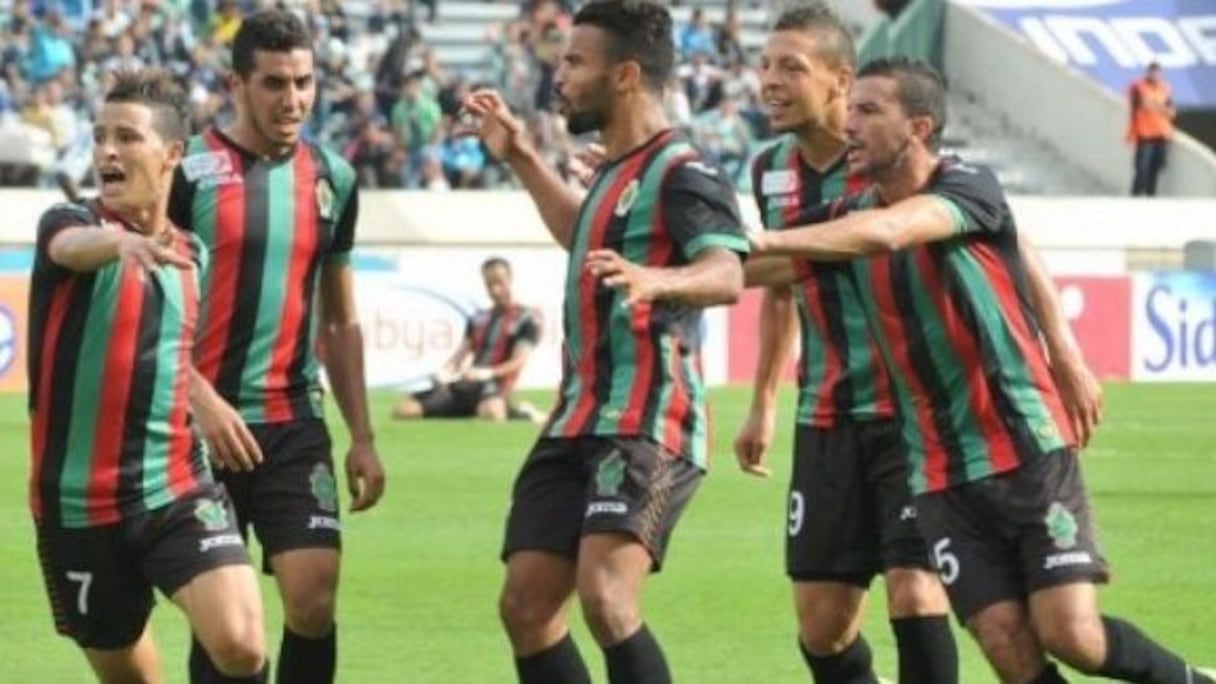 Les joueurs de l'AS FAR après le but de la victoire. 
