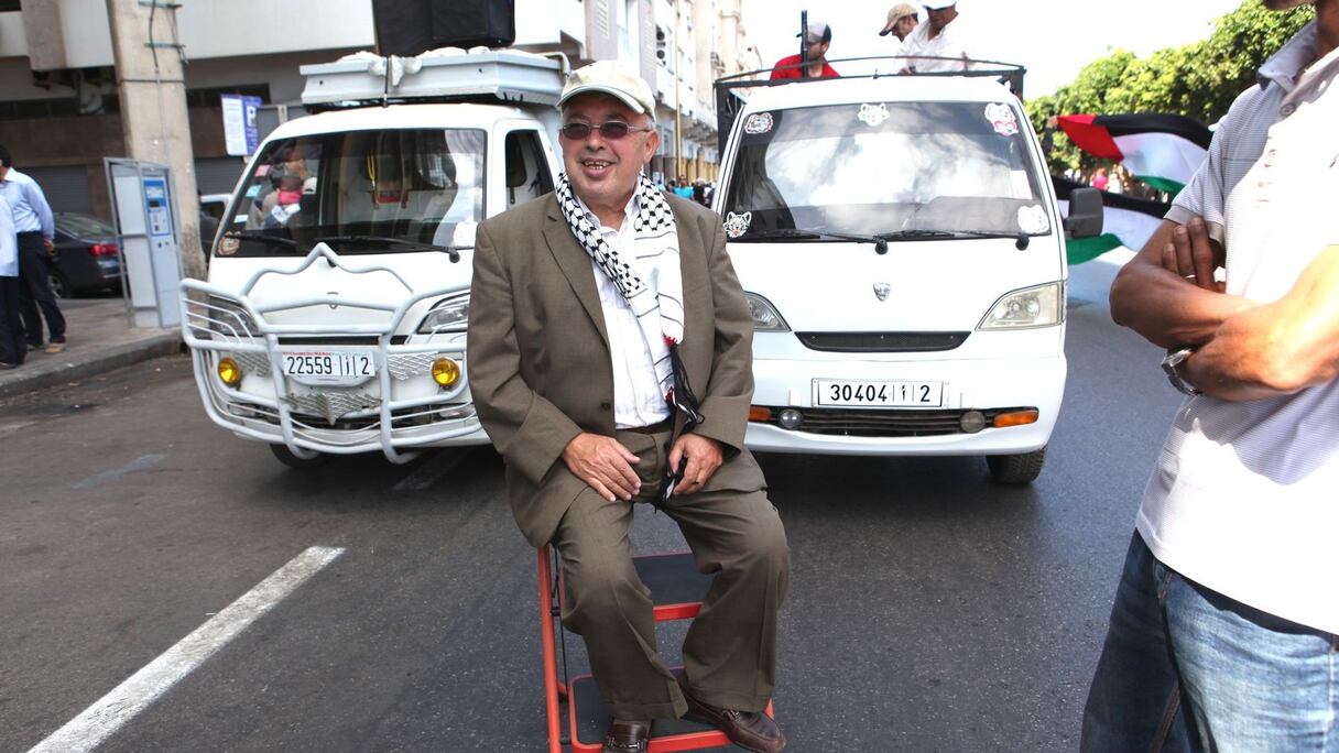 Organisé par Khalid Sefiani au nom du groupement de soutien au peuple palestinien, le rassemblement, auquel ont d'ailleurs répondu les différents partis politiques, regroupait déjà plus de 10.000 personnes avant même le début de la manifestation.
