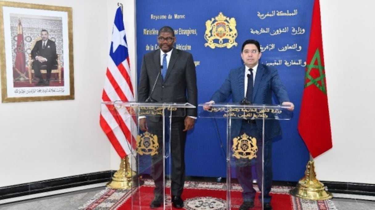 Nasser Bourita et son homologue libérien, Gbehzohngar Findley, vendredi 6 mars à Rabat.
