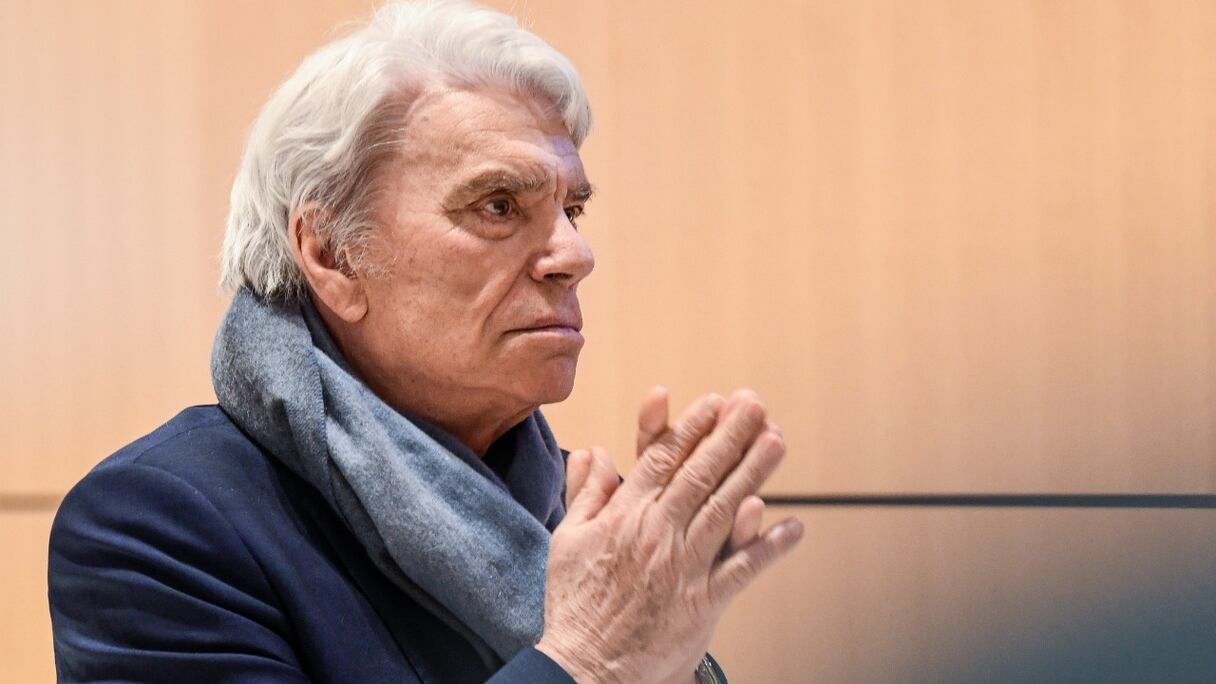 L'homme d'affaires Bernard Tapie, dont le décès a été annoncé le 3 octobre 2021, ici à une séance de son procès pour avoir fraudé l'Etat français de près d'un demi-milliard d'euros, au palais de justice de Paris, le 4 avril 2019.
