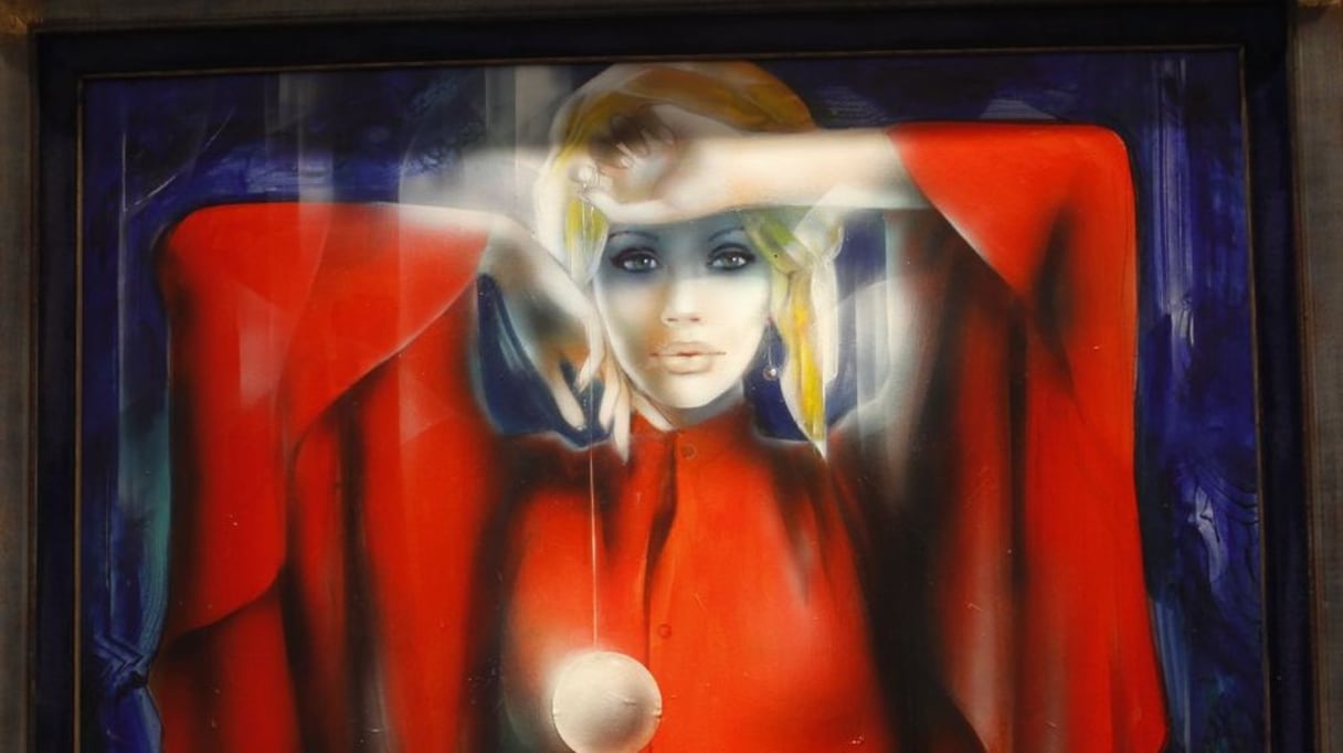 La femme a une place centrale dans les oeuvres de l'artiste. Elle est symbole de perfection. Elle est celle qui illumine le monde.