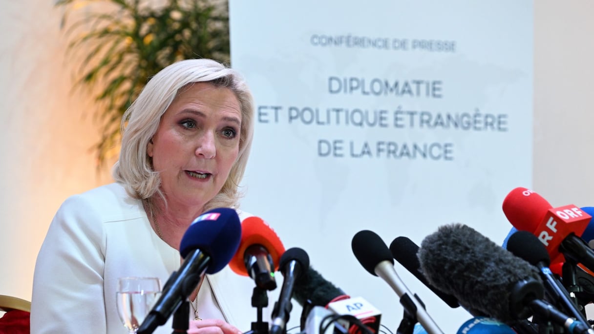 Marine Le Pen lors de la conférence de presse de présentation de son programme en matière de politique étrangères, mercredi 13 avril 2022 à Paris.
