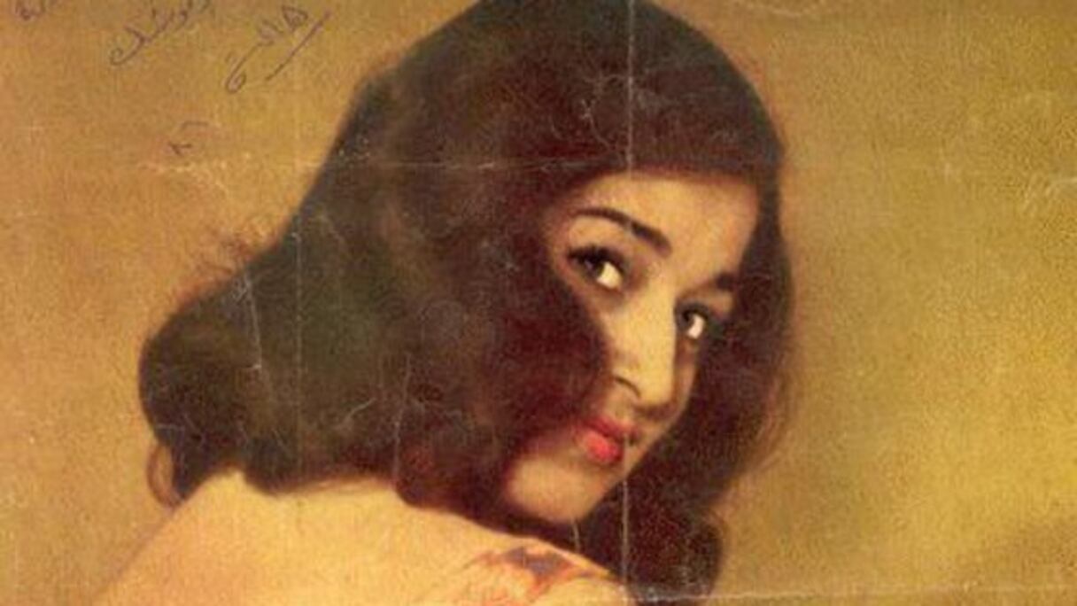 Warda a commencé à chanter dans les années 1950 au Tam-Tam, un cabaret appartenant à son père
