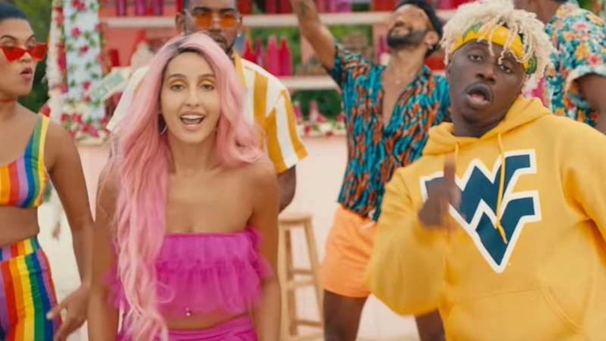 Nora Fatehi dans son dernier clip "Pepeta" en compagnie du musicien tanzanien Rayvanny.
