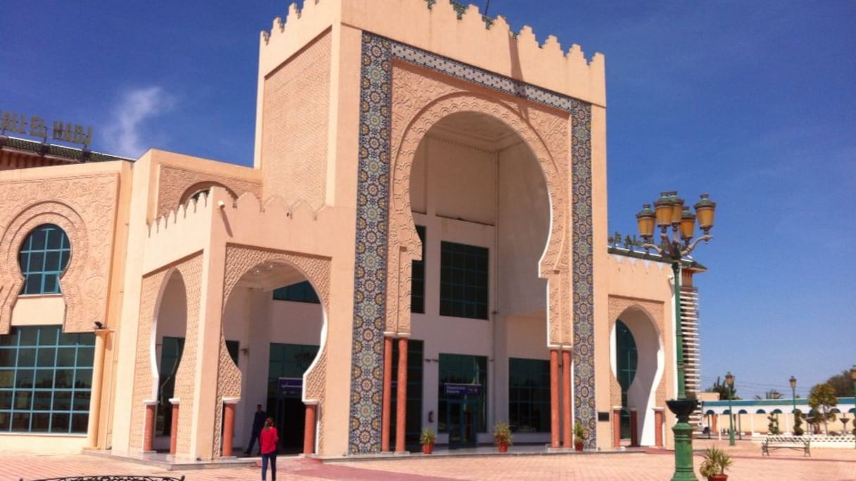 L'aéroport de Tlemcen, dont l'architecture rappelle le passé marocain de la ville.
