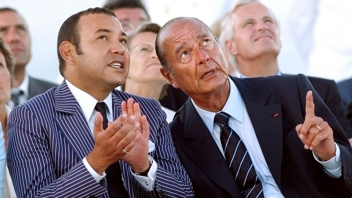 Mars 2000. Le roi Mohammed VI effectue, en tant que nouveau roi du Maroc, sa première visite officielle en France où il rencontre le président Jacques Chirac
