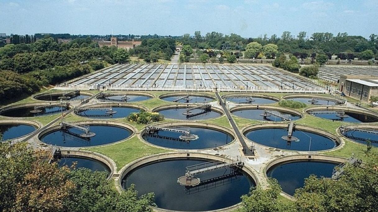 Traitées, les eaux usées sont souvent réutilisées dans l'irrigation.
