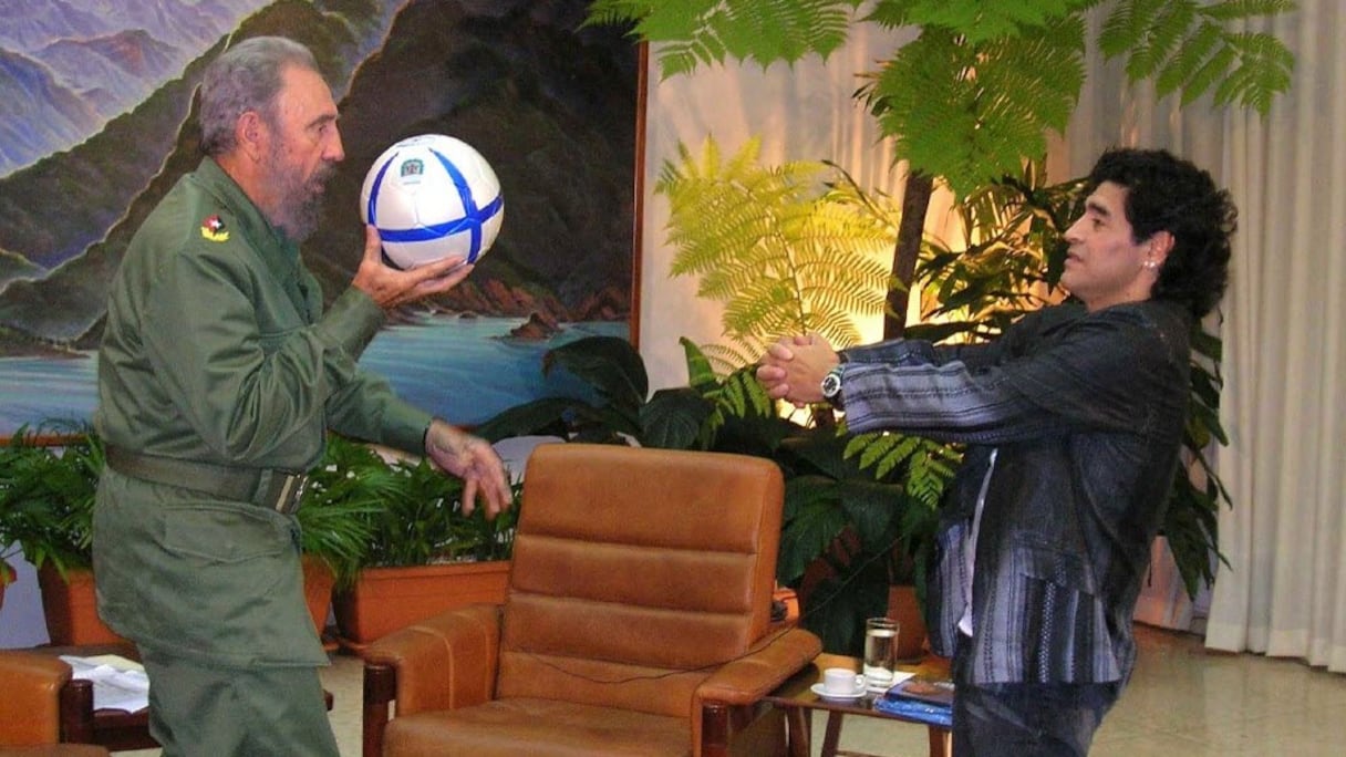 Diego Maradona avec l'ancien président cubain, Fidel Castro.
