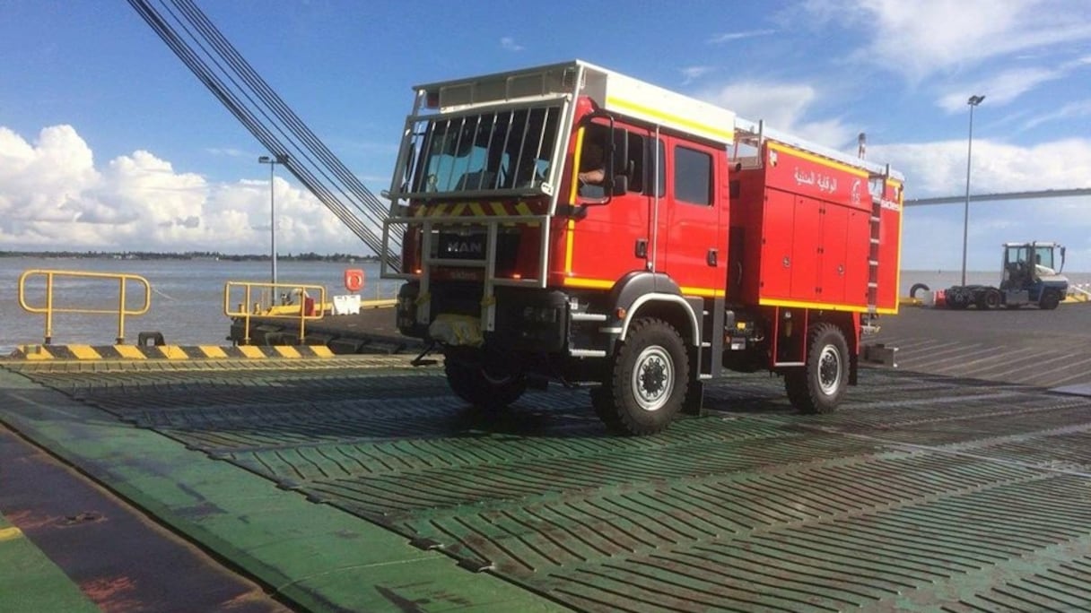 Camion anti-incendie embarqué à partir de Nantes.
