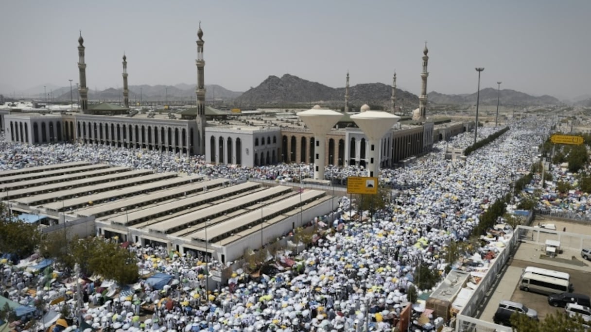 Pèlerinage à la mosquée Namira, sur le mont Arafat au sud-est de La Mecque.
