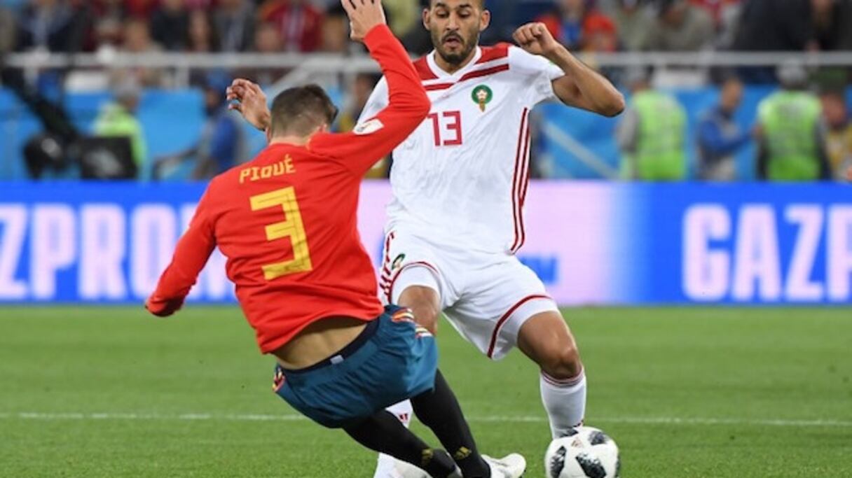 L'Espagnol Piqué tacle sévèrement le Marocain Boutaïb.
