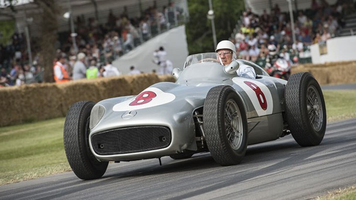 Stirling Moss, ex-pilote britannique de Formule 1.
