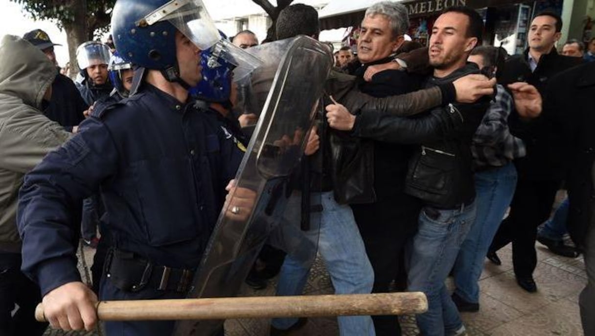 Manifestation contre l'exploitation du gaz de schiste en Algérie
