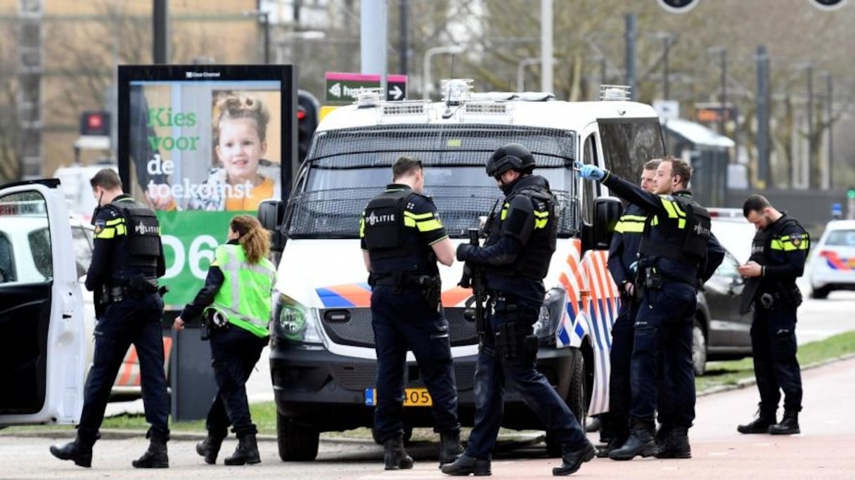 Lundi 18 mars, une importante opération de police était en cours pour trouver le tireur.
