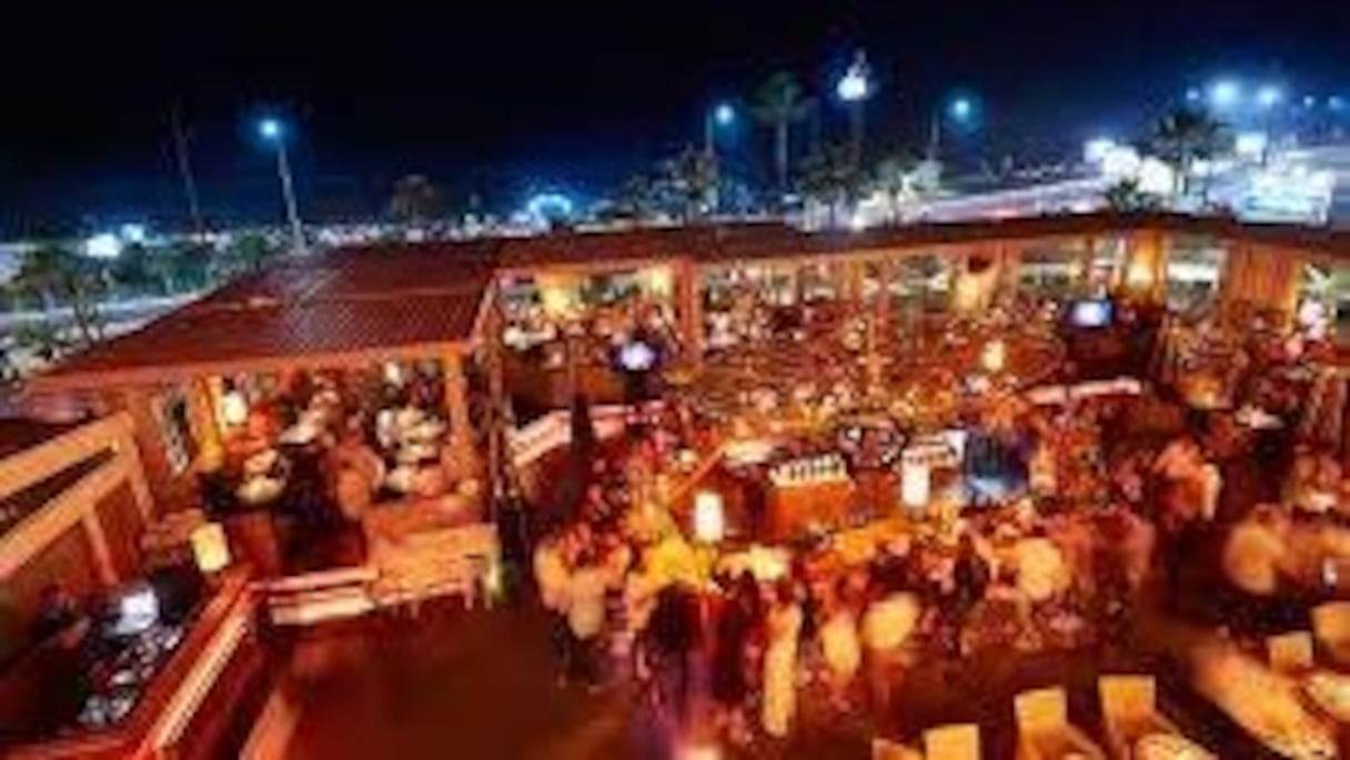 Un bar-restaurant sur la corniche de Casablanca. 
