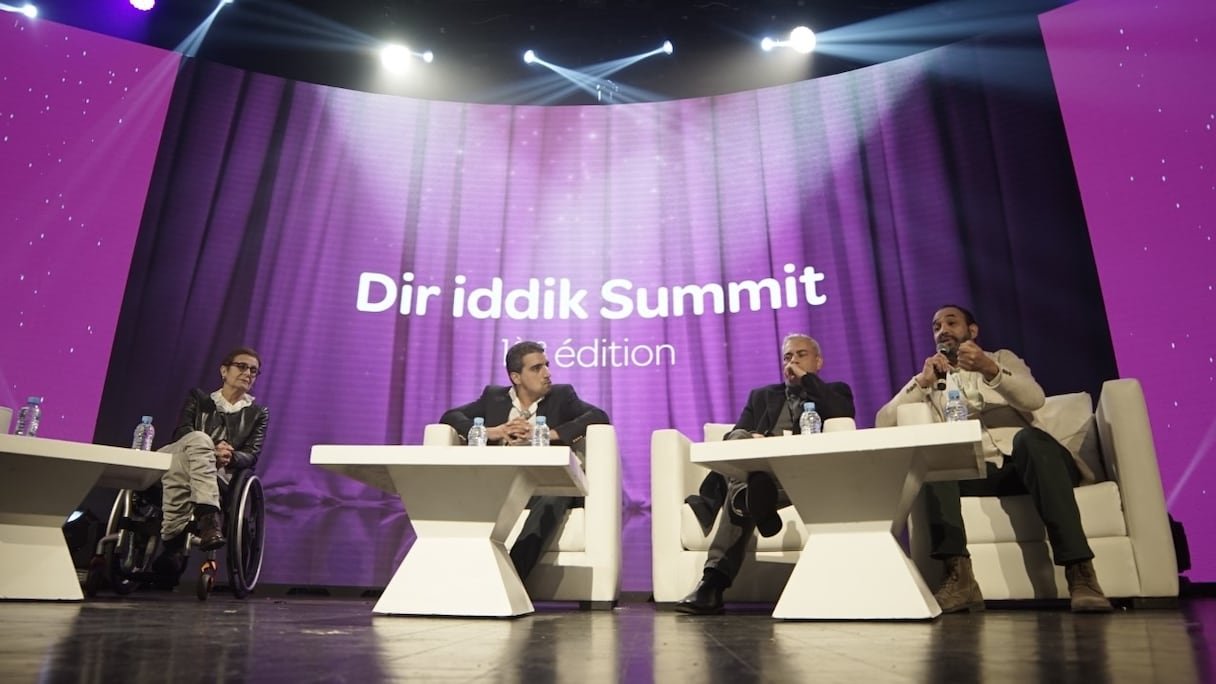 Lors de la cérémonie de remise des prix de "Dir Iddik Summit" 
