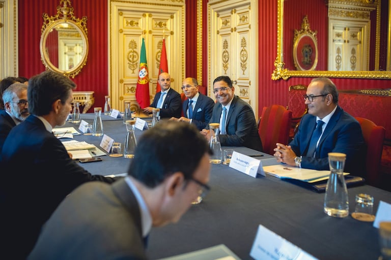 Lors de la rencontre entre Nasser Bourita et le ministre d’État et des Affaires étrangères du Portugal, Paulo Rangel, mardi 22 juillet 2025 à Lisbonne.