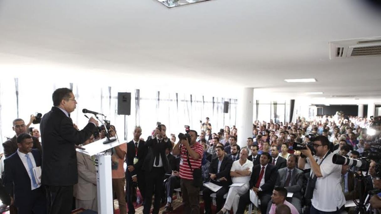 Mohamed Darif, co-fondateur du parti des néo-démocrates, mobilise ses troupes, à l'ouverture du congrès constitutif.
