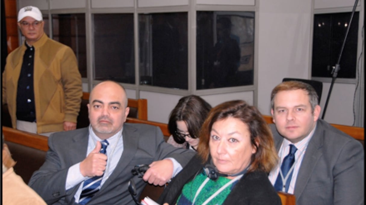 Francisco Serrano, au deuxième rang, en compagnie de ses collègues espagnols à la Cour d'appel de Rabat.
