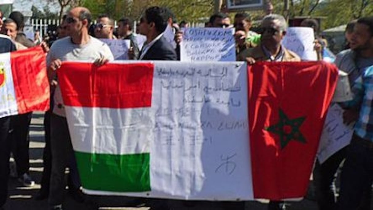 Lors d'une manifestation de MRE devant le consulat du Maroc à Bologne, en Italie.
