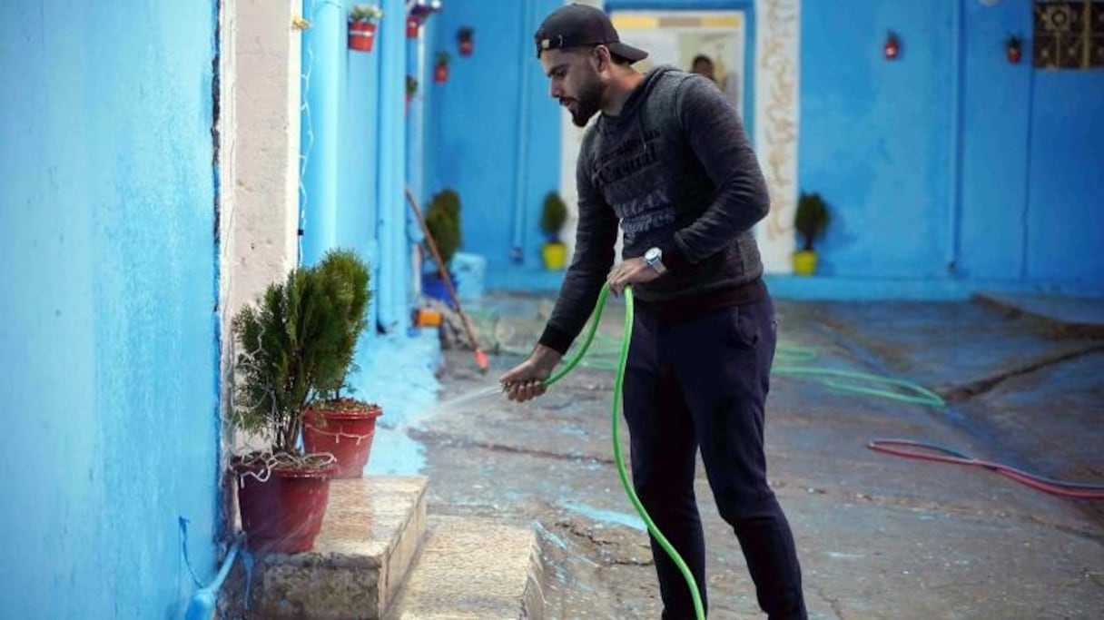 L'étudiant Mohamed Abdel Haq à l'origine du projet de réhabiliter l' allée.
