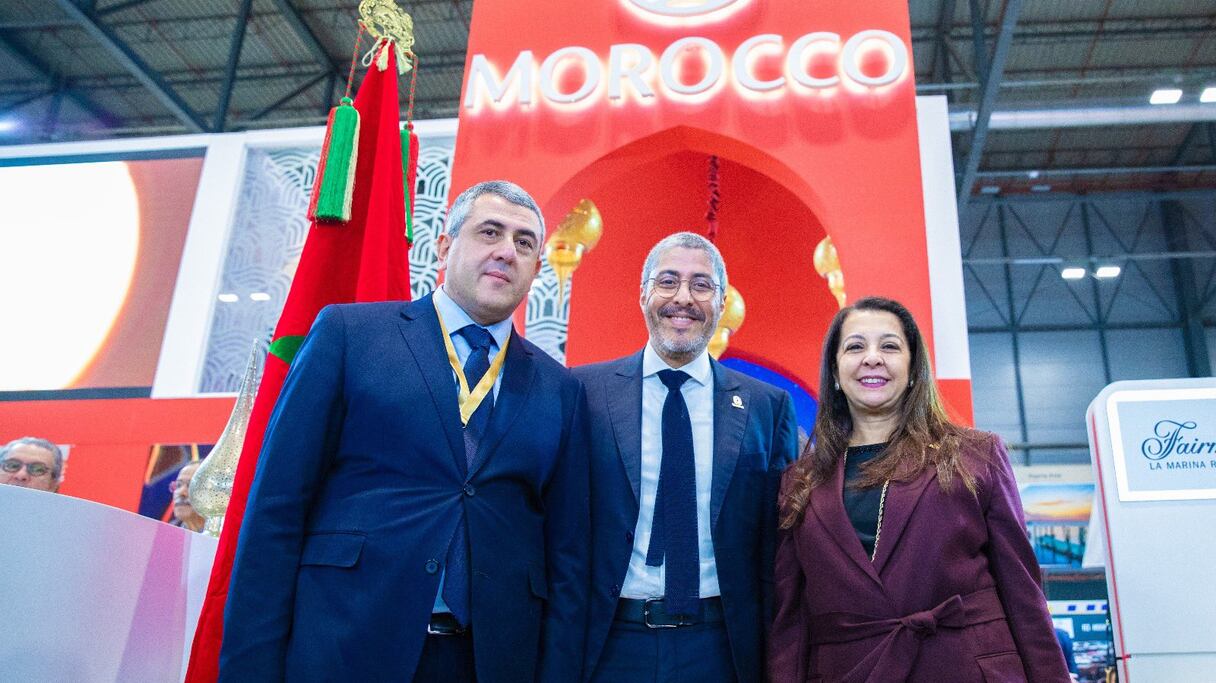 De g à d: Zurab Pololikashvili, SG de l'OMT, Adel El Fakir, DG de l'ONMT, et Karima Benyaich, ambassadrice du Maroc en Espagne, au Salon international du tourisme de Madrid (FITUR), organisé du 18 au 22 janvier 2023.
