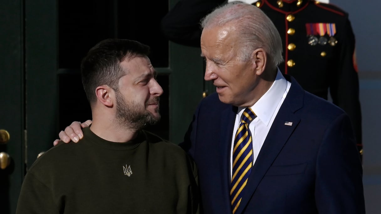 Le président américain Joe Biden accueille le président ukrainien Volodymyr Zelensky à la Maison Blanche à Washington, DC, le 21 décembre 2022.
