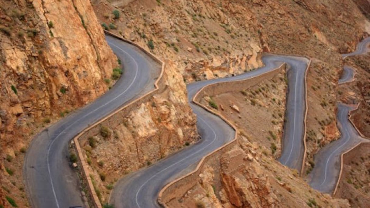 Les zones montagneuses sortent progressivement de leur enclavement avec la construction ou la rénovation d'environ 12.454 kilomètres de routes à fin 2021.
