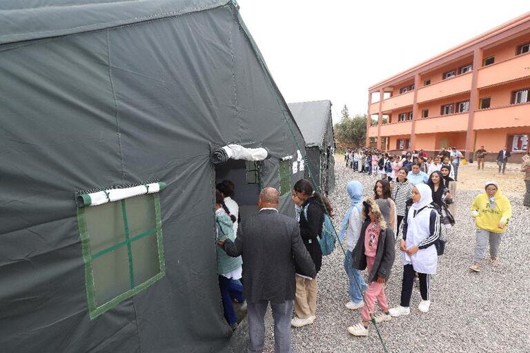 Après le séisme, les étudiants du lycée Al Farabi d’Amzmiz reprennent les cours.