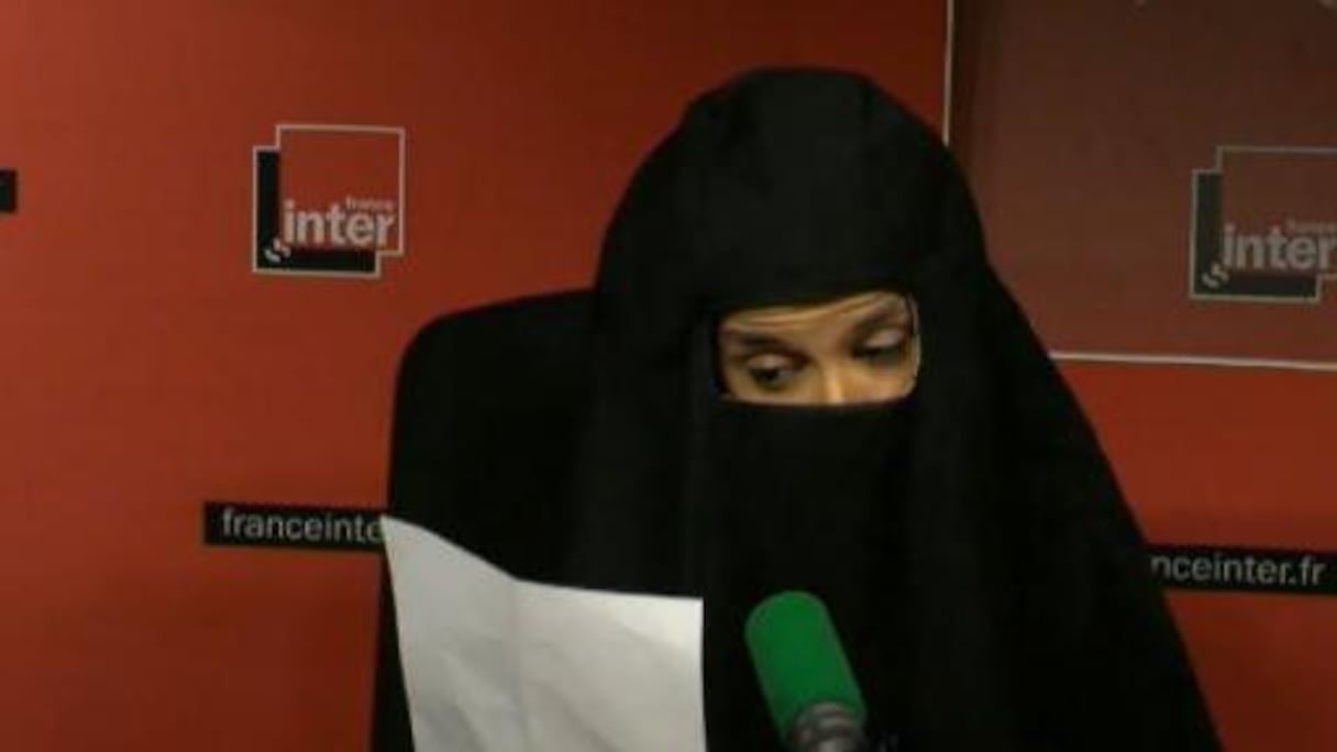 Sofia Aram a réalisé sa chrnonique sur France Inter en niqab.
