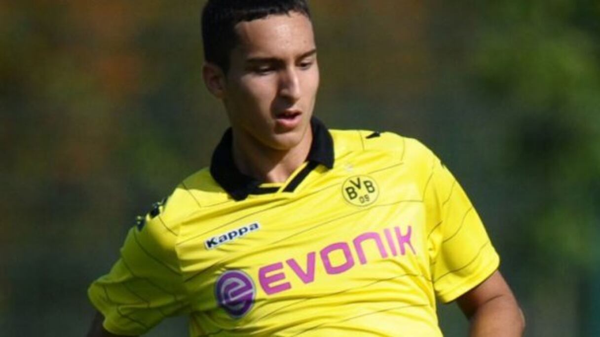 Said Benkarit, 19 ans, a été formé au Borussia Dortmund avant d’être transféré à Hamburg. Il a déjà porté le maillot de l’équipe d’Allemagne U19. Il manifesterait un grand intérêt à rejoindre l’équipe nationale.
