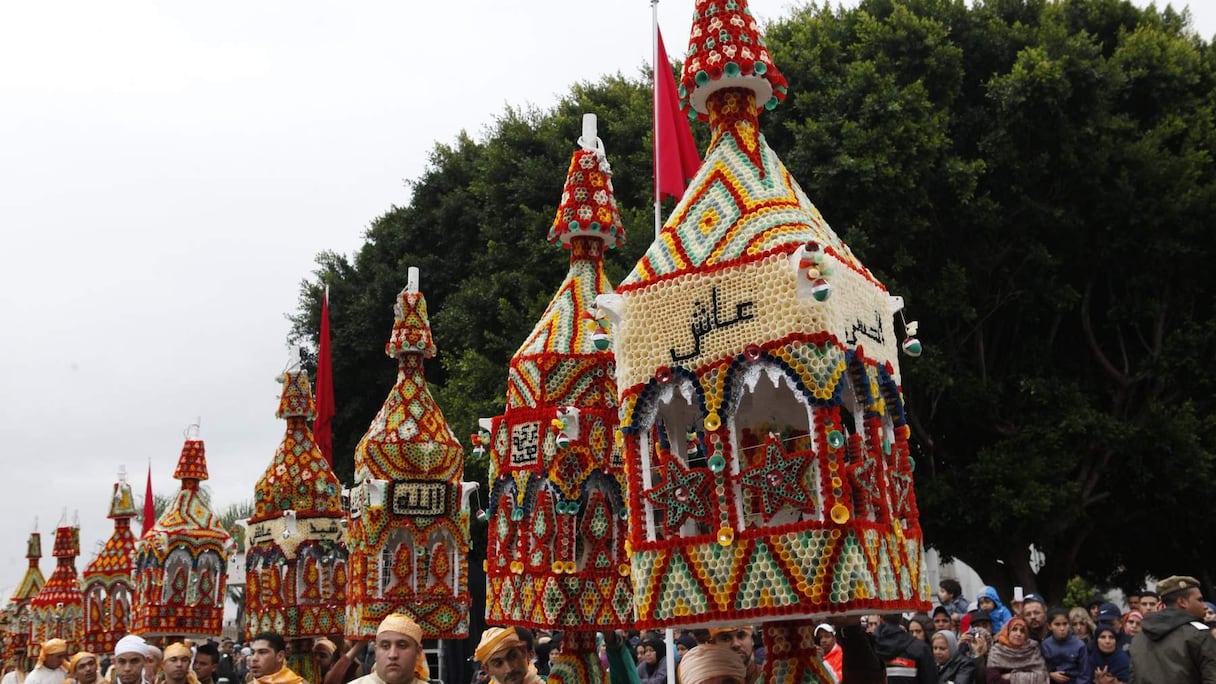 Une procession de cierges, à Salé !
