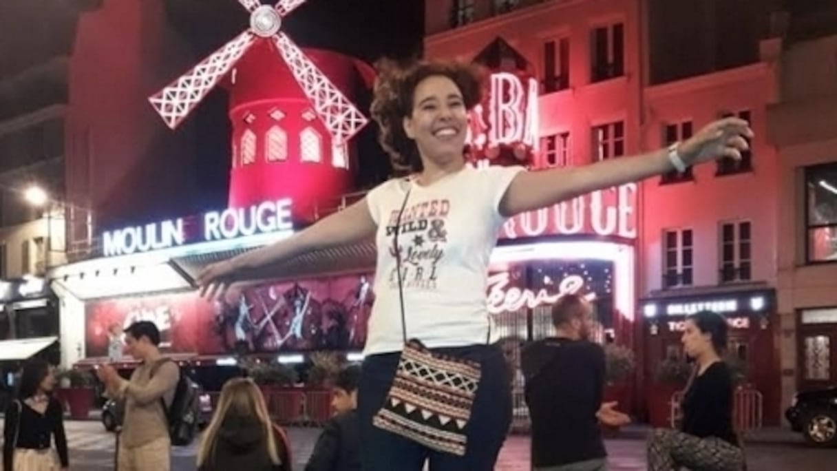 Amina Maelainine, députée du PJD, photographiée sans voile, à Paris. 
