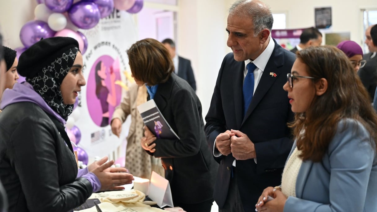 L’Ambassadeur des Etats-Unis visite Al Hoceima pour la première fois, préside la clôture de programmes sur la préservation du patrimoine et l’entrepreneuriat.
