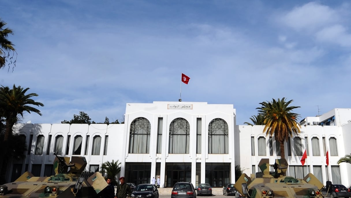 Les deux hommes ont été poignardés mercredi devant le Parlement tunisien.
