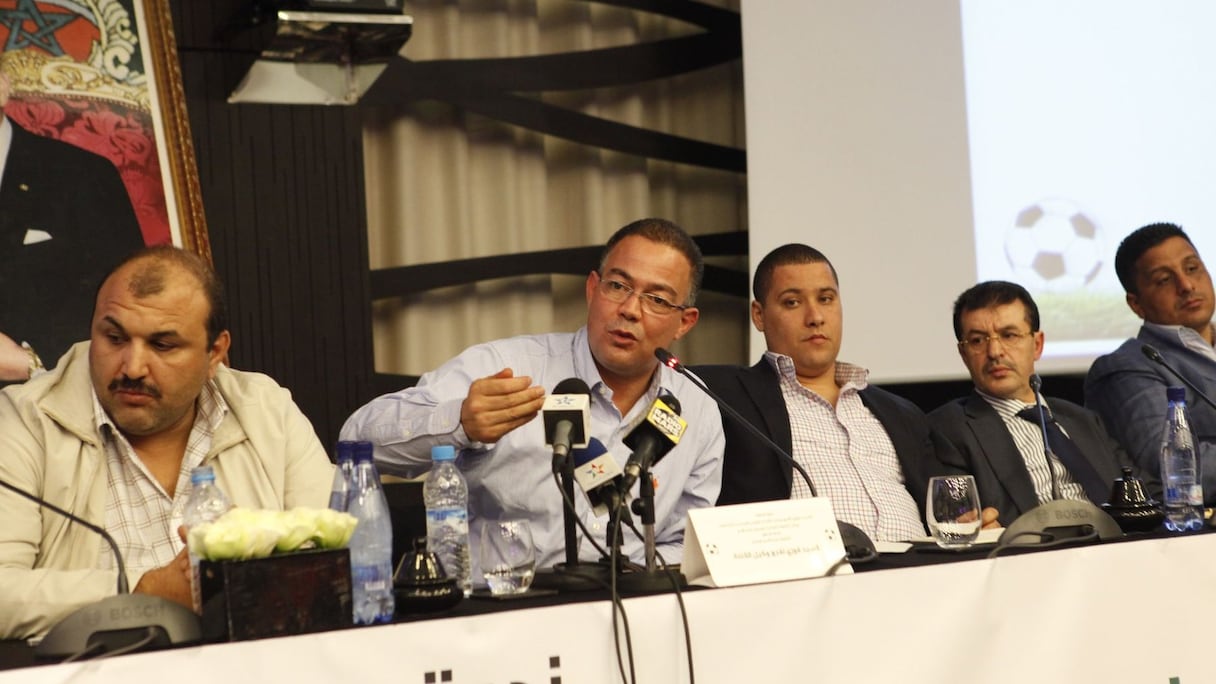 Fouzi Lekjaa lors d'une conférence de presse.
