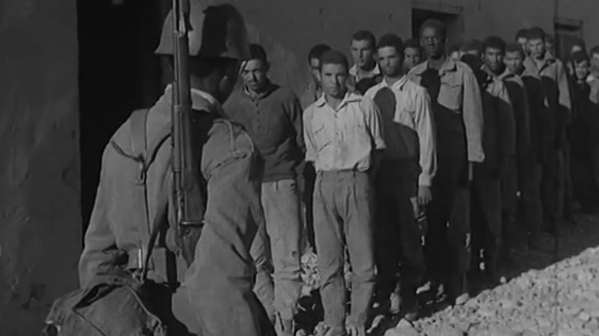 Soldats algériens faits prisonniers par les FAR.
