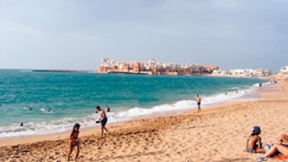 Plage de Bouznika, à mi-chemin entre Casablanca et Rabat. 
