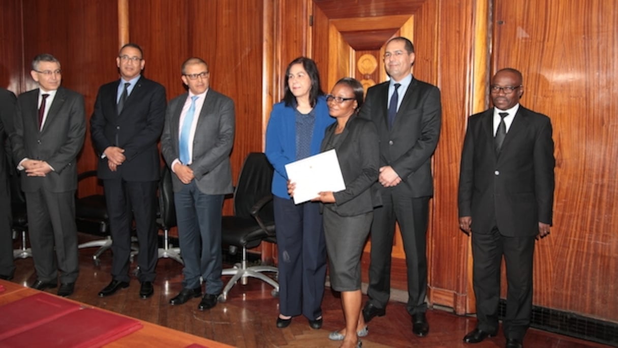 Remise de diplômes en présence du wali de la région Casablanca-Settat, Khalid Safir.
