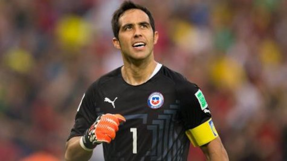 Le capitaine et gardien du Chuli, Claudio Bravo a signé au Barça pour quatre saisons. 
