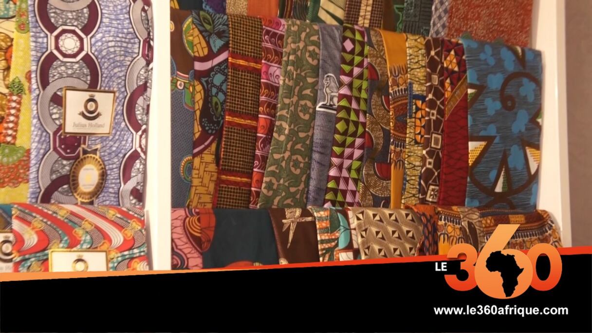 Vitrine de tissus bazin. 
