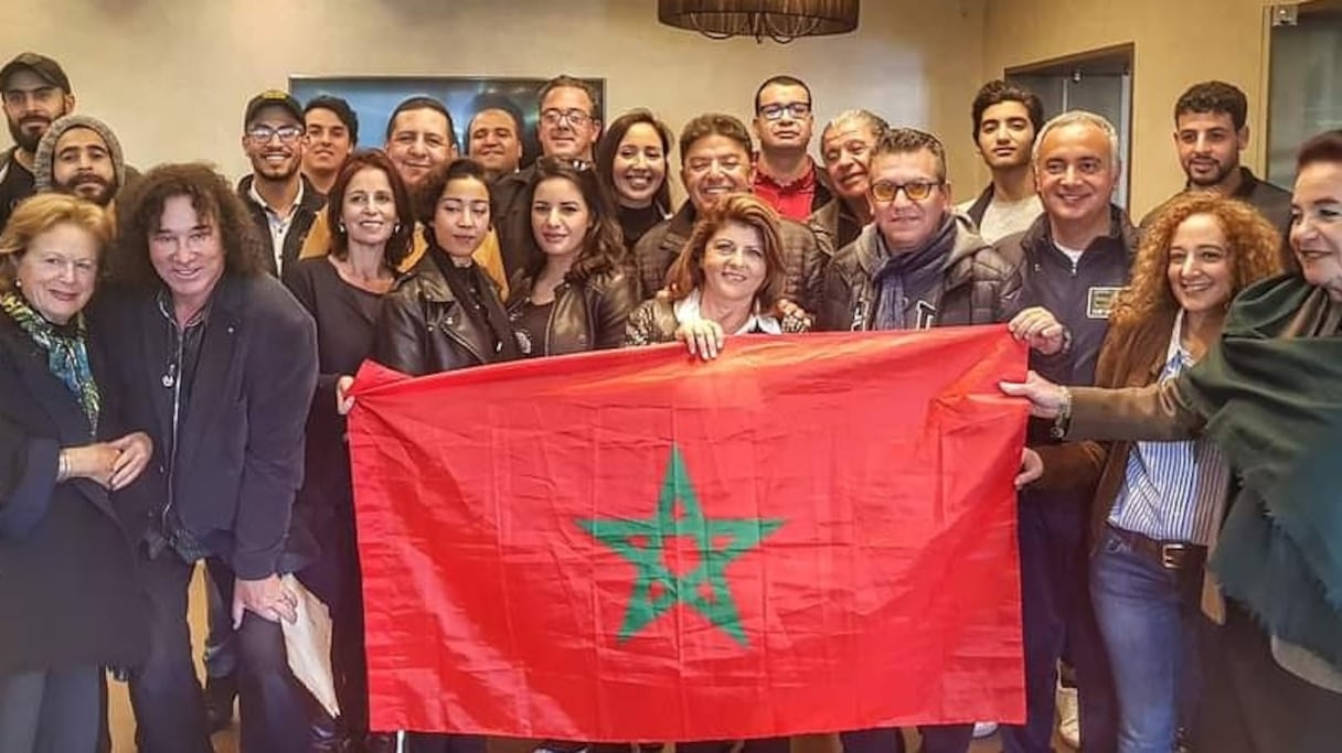 Marocains musulmans et juifs unis derrière le drapeau, lors d'un évènement de l'association Marocains Pluriels.
