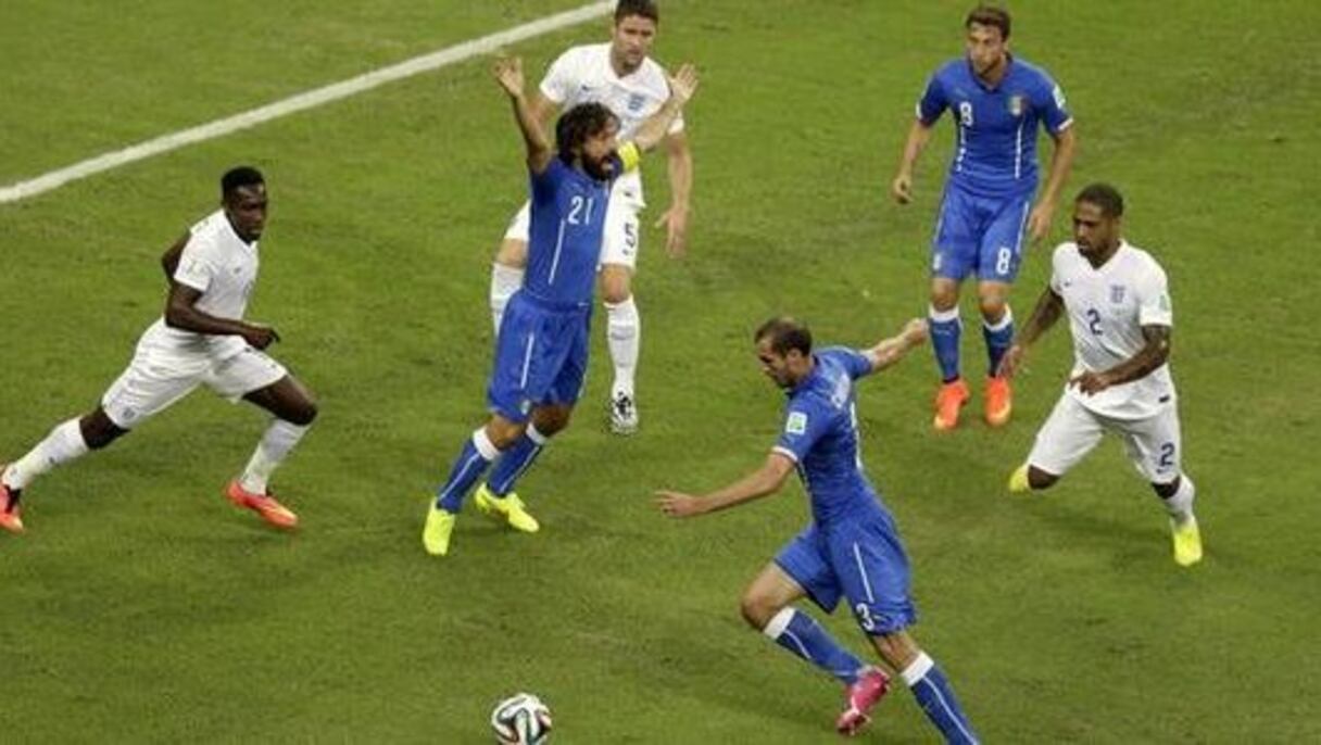 L'Italie s'est imposée contre l'Angleterre cette nuit dans l'affiche du groupe D.
