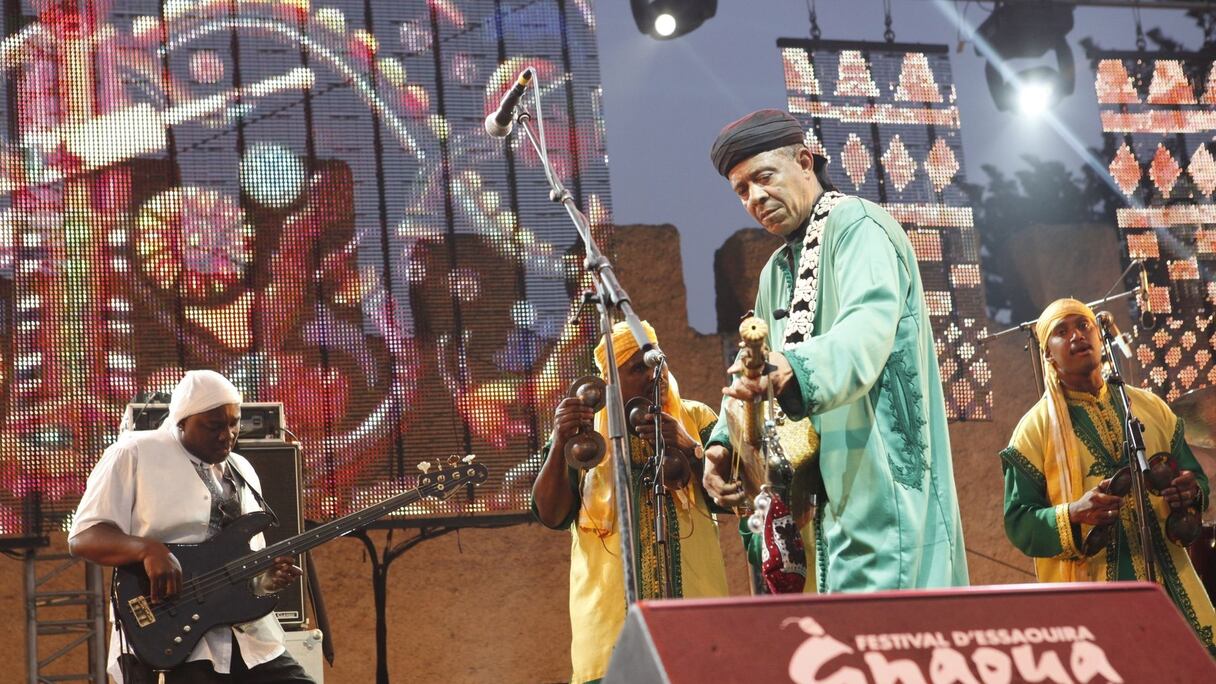 Le maâlem Mustapha Baqbou est connu pour son ouverture aux fusions. Celle avec Will Calhoun a été exceptionnelle !
