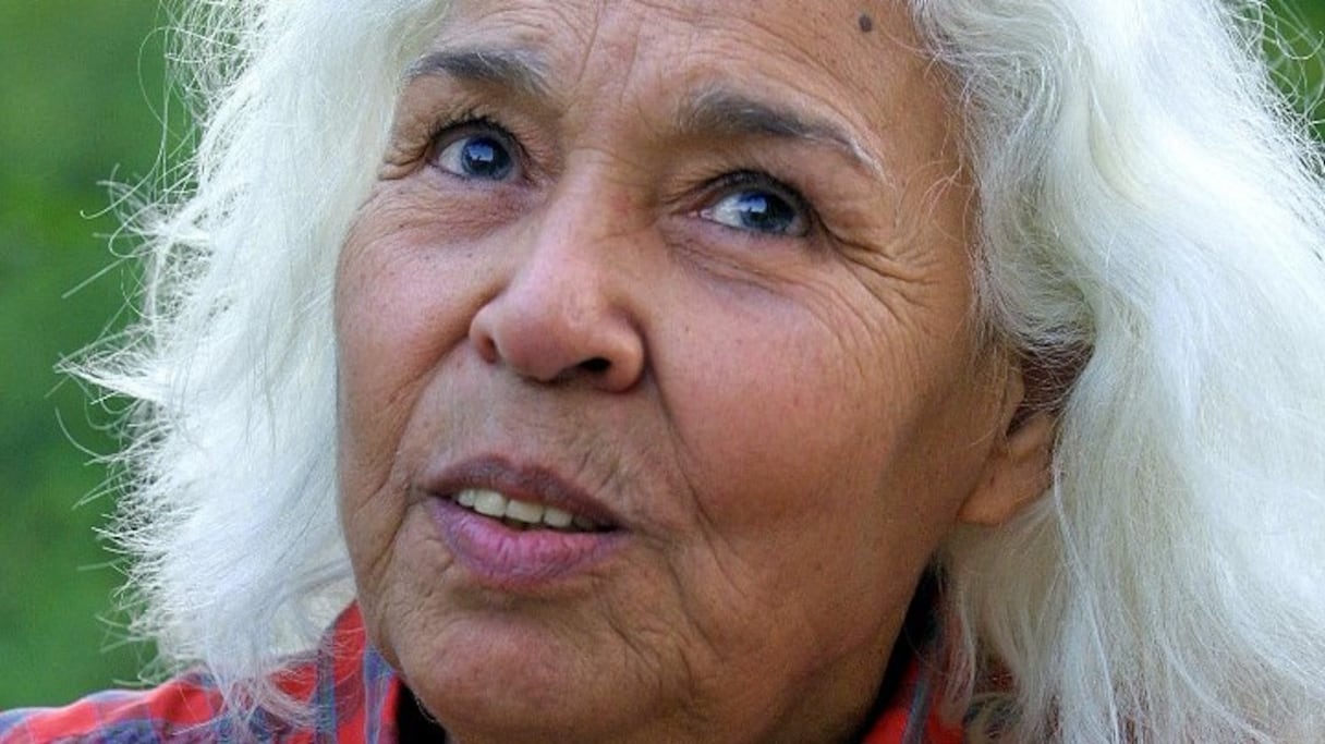 Nawal al-Saadawi (1932 - 2021), ici le 18 juin 2001, juste avant une réunion convoquée par l'Union des écrivains égyptiens, au Caire. 
